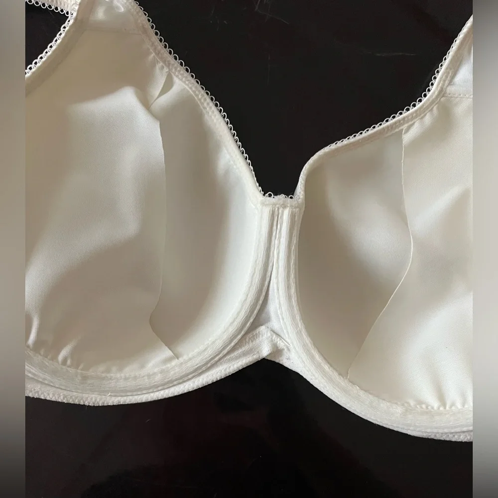 Wacoal Basic Beauty Underwire Bra 853192, Full Figure, Seamless 34ddd white - Picture 6 of 7
